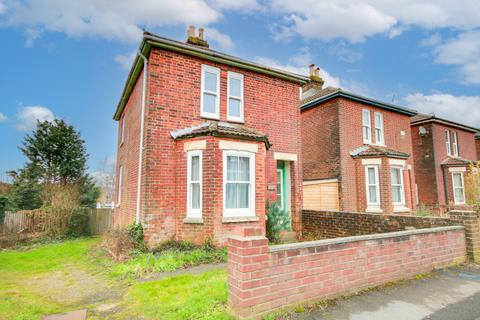 3 bedroom detached house for sale, BITTERNE PARK! NO FORWARD CHAIN! POTENTIAL TO IMPROVE!