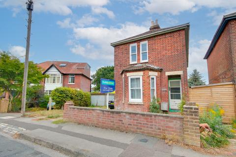 3 bedroom detached house for sale, BITTERNE PARK! NO FORWARD CHAIN! POTENTIAL TO IMPROVE!
