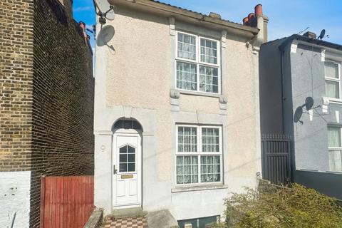 9 Saunders Road, London, SE18 1NT