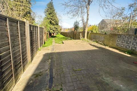 9 Saunders Road, London, SE18 1NT