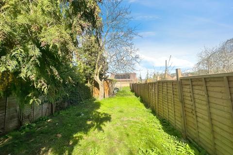 9 Saunders Road, London, SE18 1NT