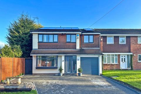 46 Redcliffe Drive, Wombourne, Wolverhampton, WV5 0JE