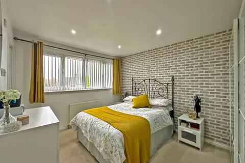 46 Redcliffe Drive, Wombourne, Wolverhampton, WV5 0JE