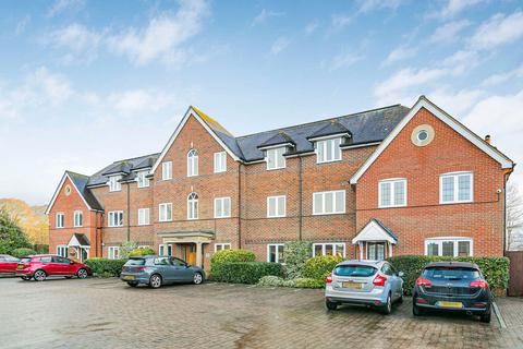 2 bedroom flat for sale, Surrey House, Chilworth, Guildford