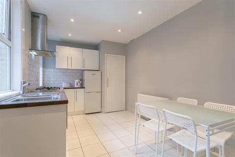 2 bedroom flat to rent, Simonside Terrace, Heaton, Newcastle upon Tyne