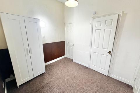 1 bedroom flat to rent, Gillott Road, Birmingham B16