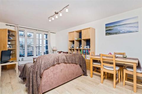 1 bedroom flat to rent, Victory Place, London E14