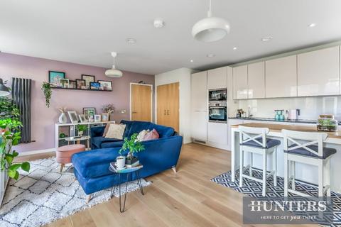 1 bedroom flat for sale, Paddlers Avenue, Brentford