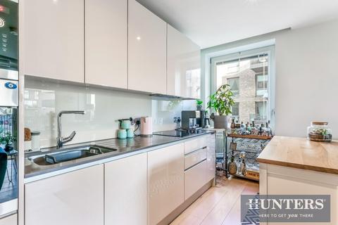 1 bedroom flat for sale, Paddlers Avenue, Brentford