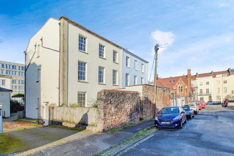 3 bedroom flat for sale, Wetherell Place, Bristol BS8