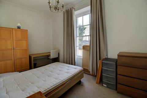 Flat 5, 5 Wetherell Place, Bristol, BS8 1AR