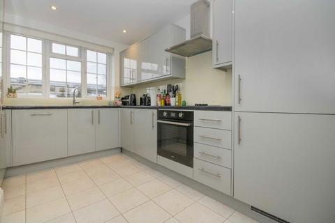 2 bedroom flat to rent, Toby Way, Surbiton KT5