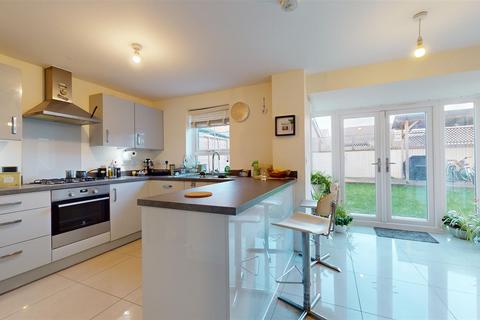 4 bedroom detached house for sale, Westergate Avenue, Brooklands, Milton Keynes