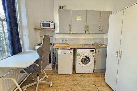 1 bedroom apartment to rent, Goswell Road, London, Clerkenwell