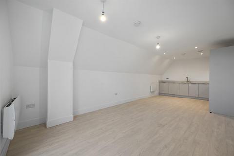 2 bedroom flat to rent, St Albans Road, Watford WD24