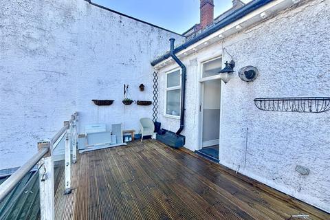 5 bedroom maisonette for sale, London Road, Westcliff-On-Sea