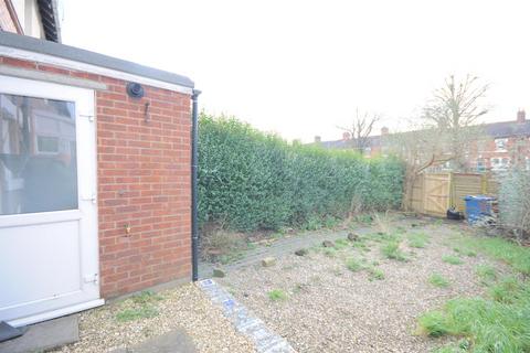 2 bedroom terraced house to rent, Field Terrace, Stone