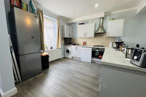 2 bedroom house to rent, 18687153 Alsop Road, Bristol