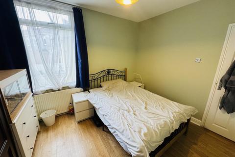 2 bedroom house to rent, 18687153 Alsop Road, Bristol