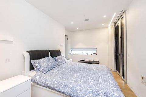 3 bedroom flat to rent, Buckingham Palace Road, Victoria, London, SW1W