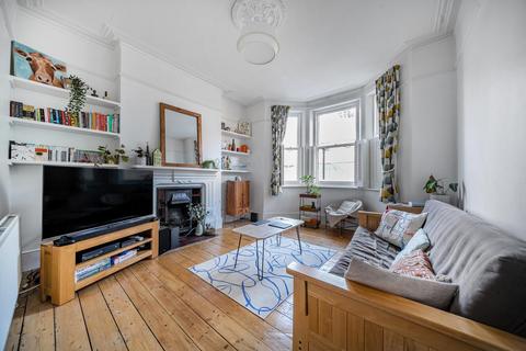 2 bedroom flat for sale, Mowll Street, Oval