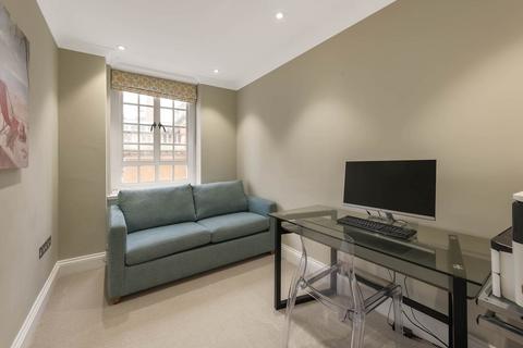 2 bedroom flat for sale, Swan Court, Chelsea Manor Street, Chelsea SW3