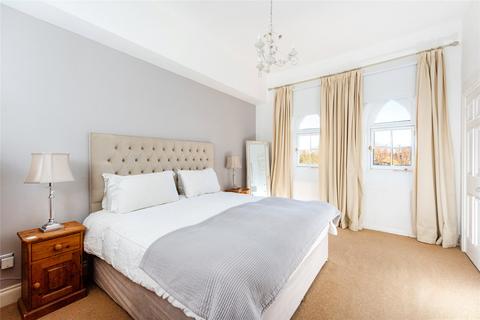 4 bedroom terraced house for sale, St. Pauls Court, Stony Stratford, Milton Keynes, Buckinghamshire, MK11