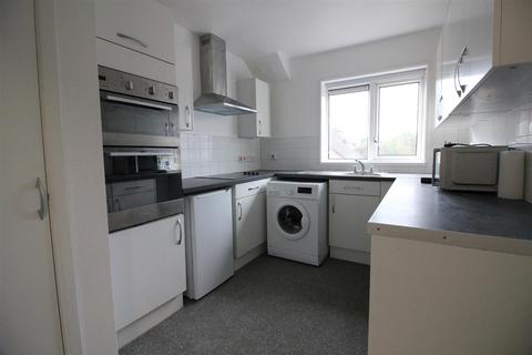 1 bedroom flat to rent, Mead Close, Slough