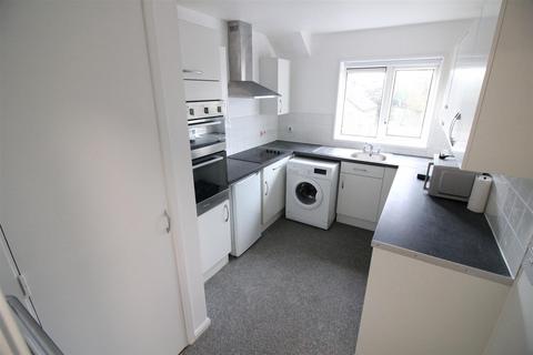 1 bedroom flat to rent, Mead Close, Slough