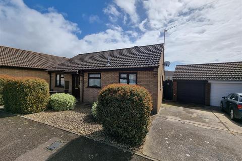 2 bedroom detached bungalow for sale, Noel Close, Hopton-on-Sea