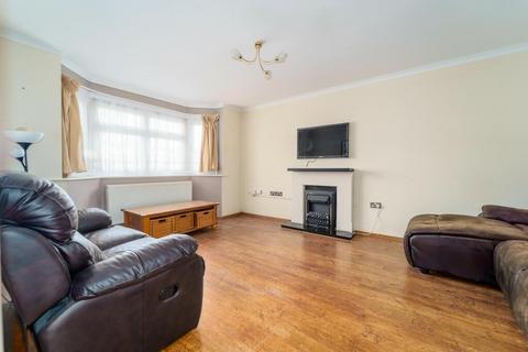 3 bedroom detached house to rent, Cumberland Road,  Ashford,  TW15