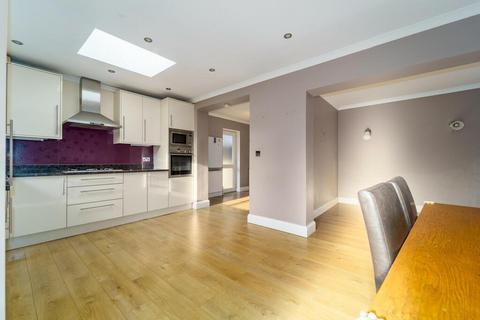 3 bedroom detached house to rent, Cumberland Road,  Ashford,  TW15