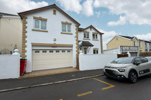 5 bedroom detached house for sale, Courtland Terrace, Merthyr Tydfil CF47