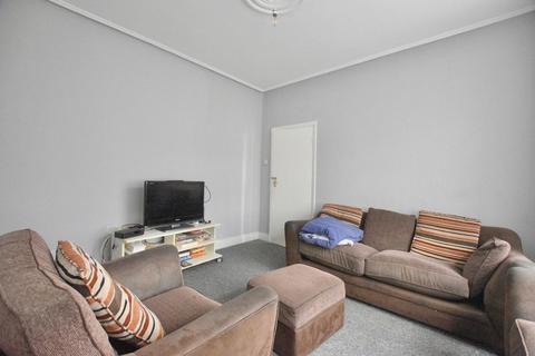 3 bedroom semi-detached house to rent, Grove Road, Chadwell Heath, RM6