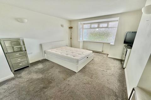 2 bedroom flat to rent, Mill Road, Lancing, West Sussex