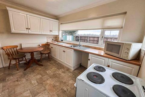 2 bedroom detached bungalow to rent, Windermere Road, South Wootton, PE30