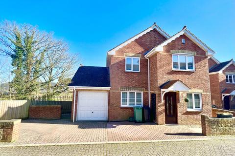 4 bedroom detached house to rent, Bartletts Close, Newchurch PO36