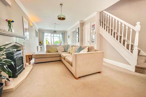 4 bedroom detached house to rent, Bartletts Close, Newchurch PO36