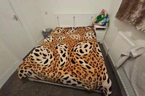 House share to rent, Downham Way Bromley, London