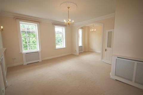 2 bedroom flat for sale, The Close, Salisbury