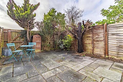 10 Darling Close, Swindon, SN3 4PB