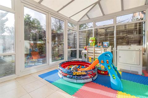 10 Darling Close, Swindon, SN3 4PB