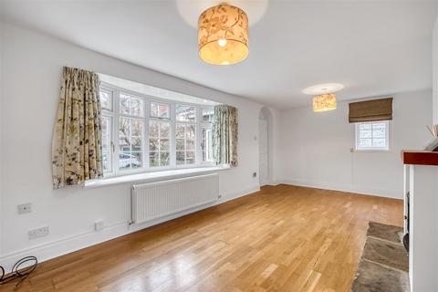 1 Appletree Close, Hurworth, Darlington, DL2 2BE