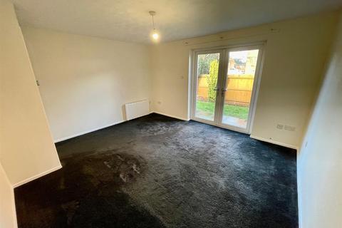 2 bedroom bungalow to rent, Lavenham Court, Peterborough