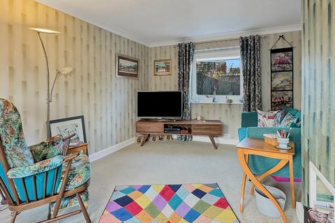 3 bedroom semi-detached house for sale, Uffen Way, Cambridge CB22