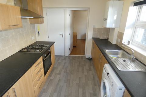 4 bedroom terraced house to rent, Torrens Road, London E15