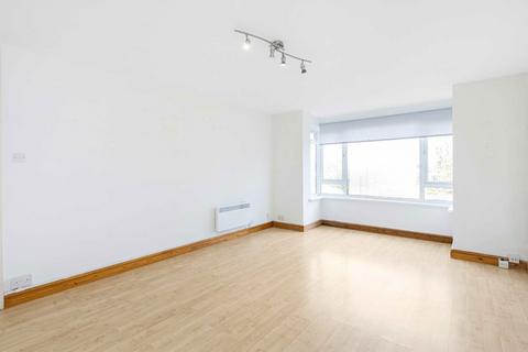 2 bedroom flat to rent, Duncombe Hill, London SE23