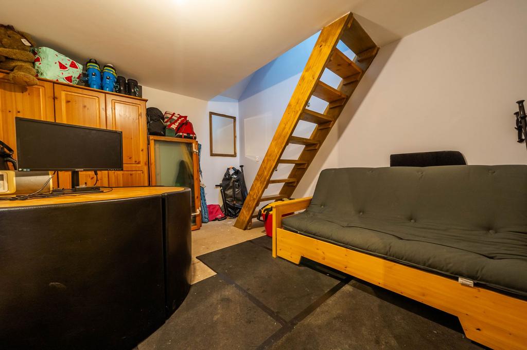Annex Room