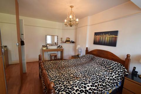 3 bedroom end of terrace house for sale, Monks Drive, West Acton W3 0ED