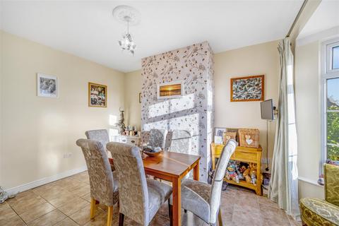 3 bedroom detached house for sale, Fosse Road, Brough, Newark